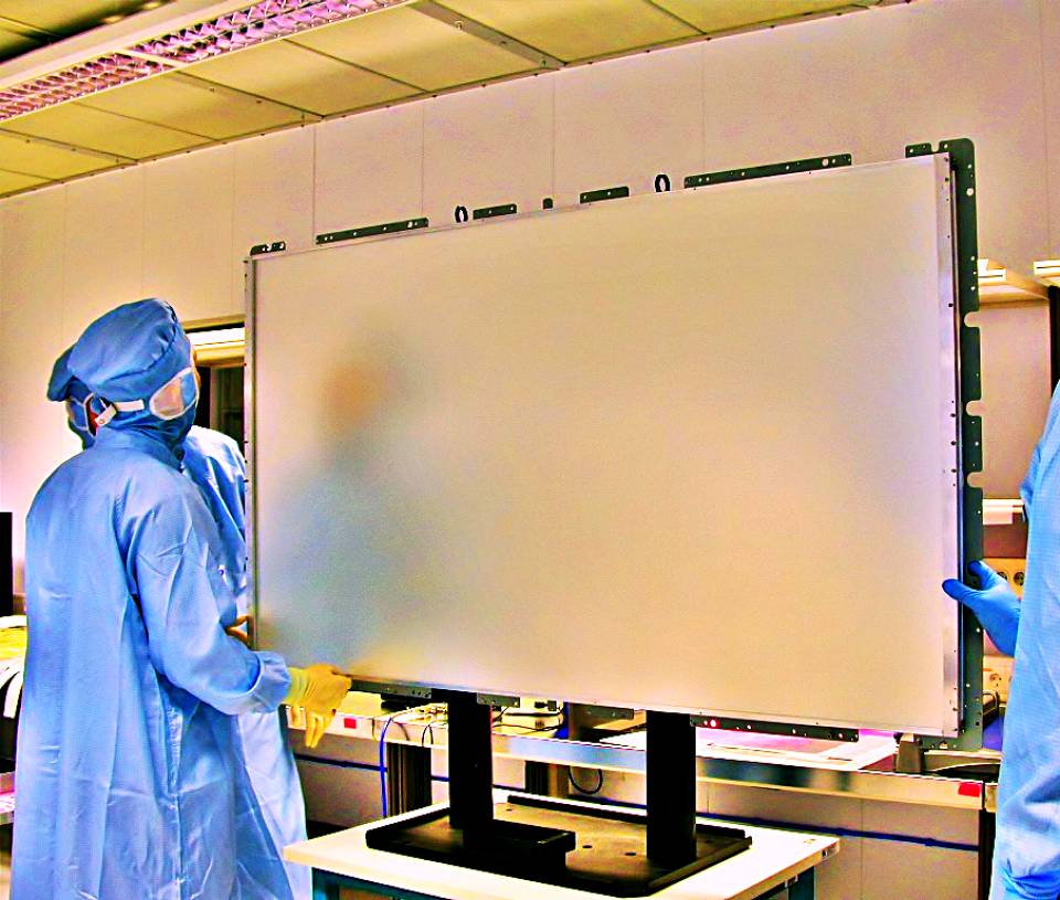 cleanroom services for small and large sizes including accompanying services such as prototype construction, electrical, optical and EMC measurements and much more